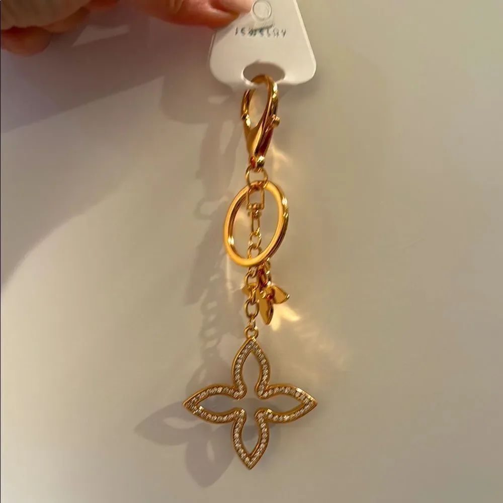 FashionโJewelry Gold FlowerโKeychain